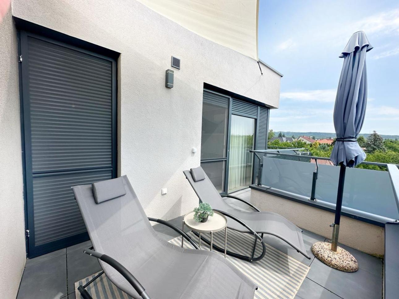 Marina Apartment By Dora Keszthely Exterior foto